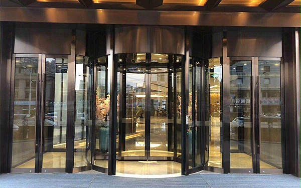 銅旋轉門生銹怎么辦？旋轉銅門清潔保養大全