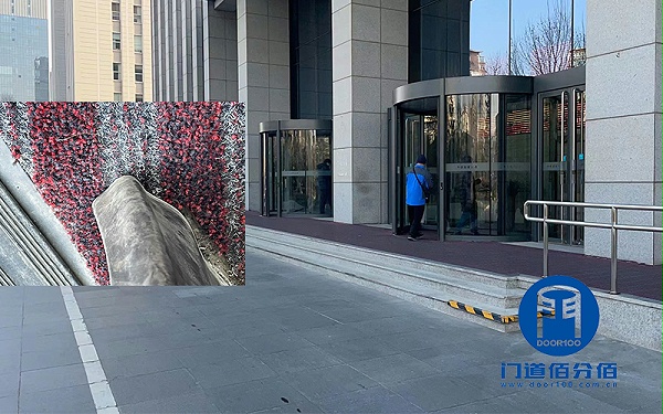 自動旋轉門門停，故障燈B亮維修實例
