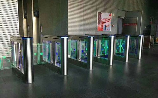 斷電閘機(jī)開(kāi)門(mén)問(wèn)題解決方案（后備電源與機(jī)械式斷電自動(dòng)開(kāi)門(mén)）