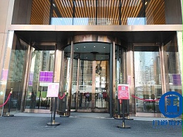 經典案例丨寶盾自動兩翼旋轉門養護保養服務