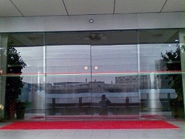 周知：玻璃無框自動門安裝與保養要點