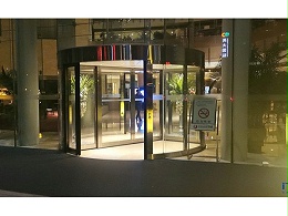 旋轉門售后服務案例酒店電動轉門保養服務