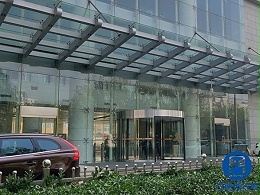 石油化工集團下屬大廈自動旋轉(zhuǎn)門清潔維護服務