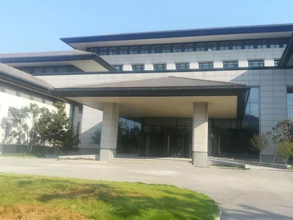 濟南黨校多瑪自動旋轉門電器系統維修升級服務案例