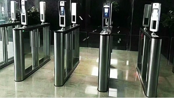 智能通道閘機(jī)使用壽命延長(zhǎng)有辦法